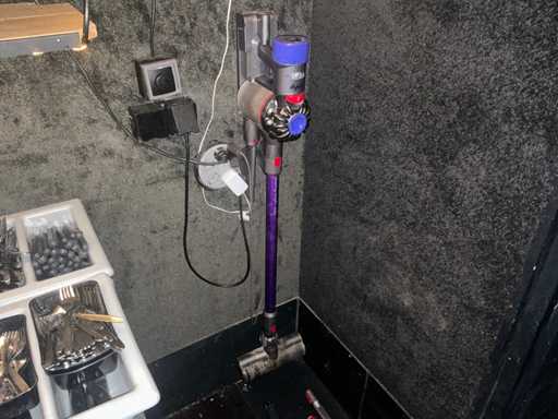 Dyson - Stick Vacuum Cleaner