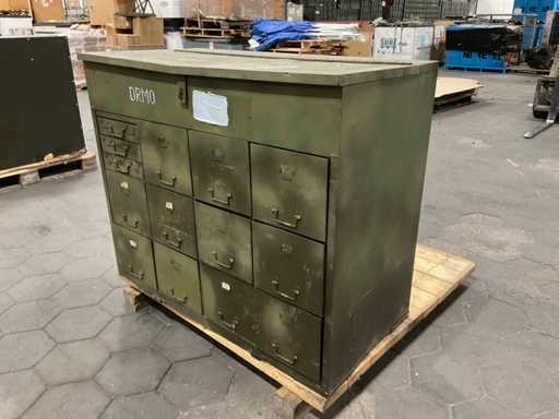 Workshop cabinet