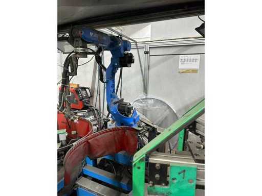 Robot welding cell with MOTOMAN robot