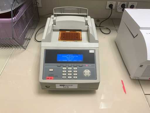 APPLIED BIOSYSTEMS GENEAMP PCR SYSTEM 9700 Thermocycleur