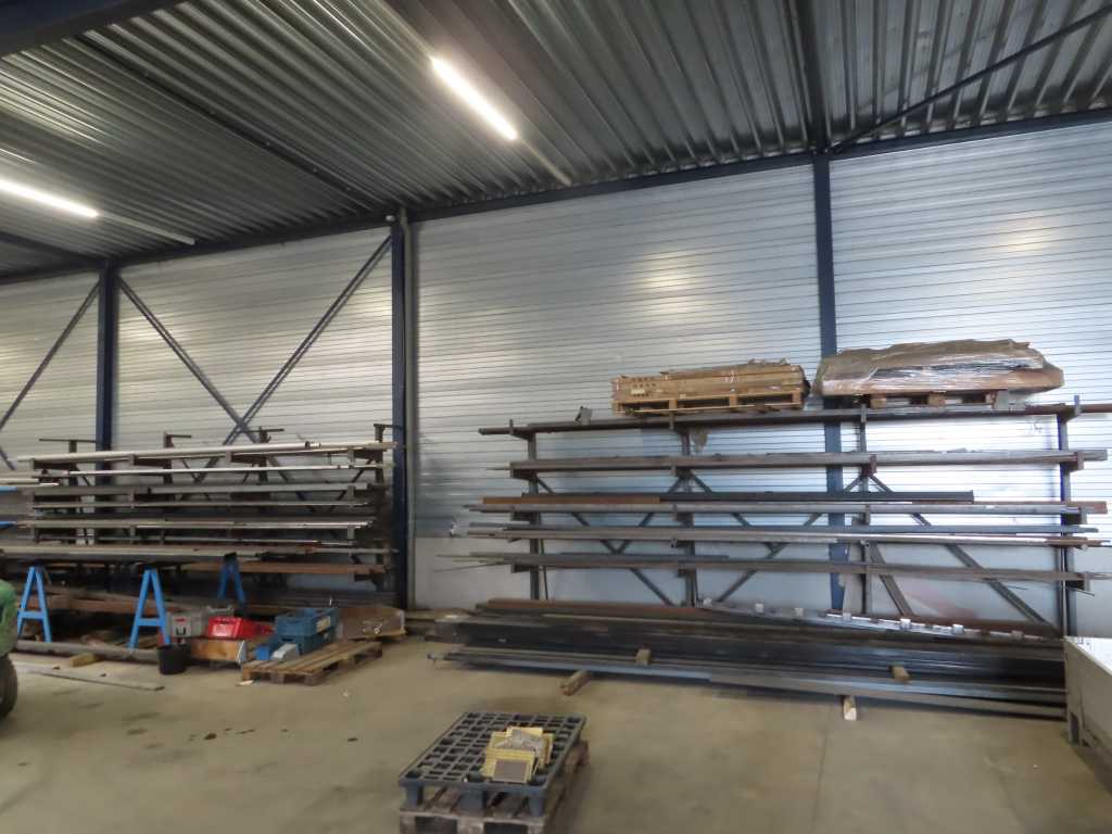 Cantilever rack with capacity (2x)