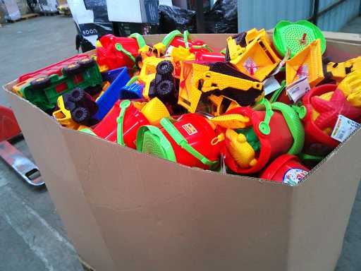 Lot de 100 jouets neufs