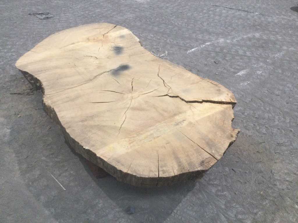tavolo in tronco di quercia ovale