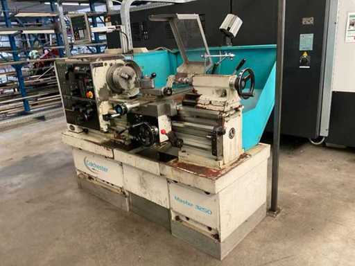 Tornio centrale Colchester Master 3250