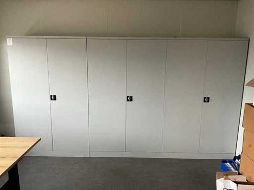 Zweitüriger Schrank (3x)