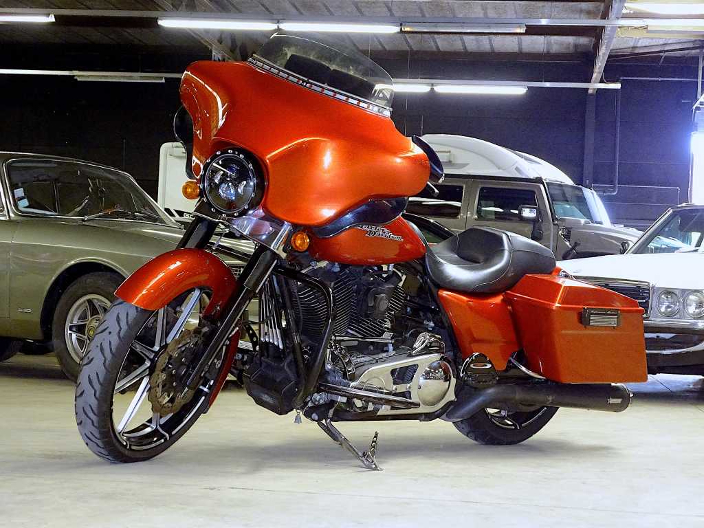 Harley-Davidson Street Glide 'FLHX' (custom)