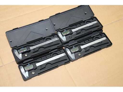 Charge von Messschiebern