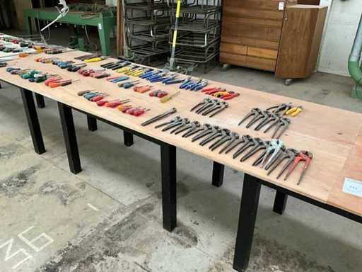 Grande quantité d’outils manuels