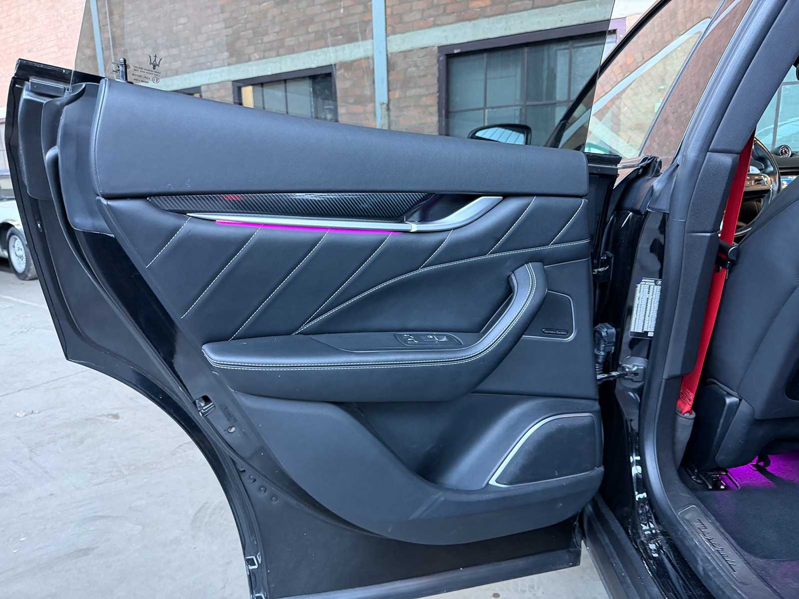 Maserati Levante 3.0 V6 AWD GranLusso 349pk 2019, T-075-PR