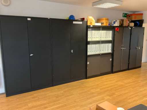 Divers classeurs en métal (5x)