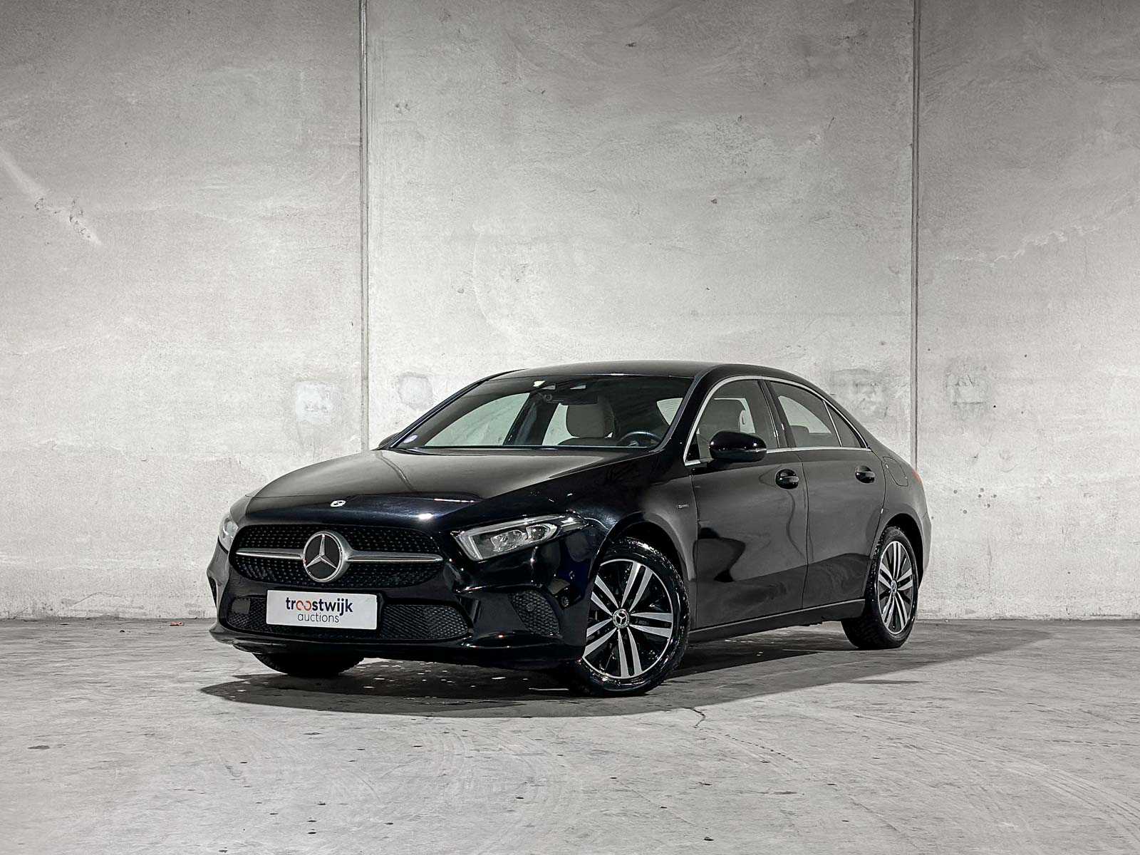 Mercedes-Benz A250 e Business Solution Luxury Limited 218pk 2020 (Origineel-NL + 1e Eigenaar) A-klasse, J-849-SG