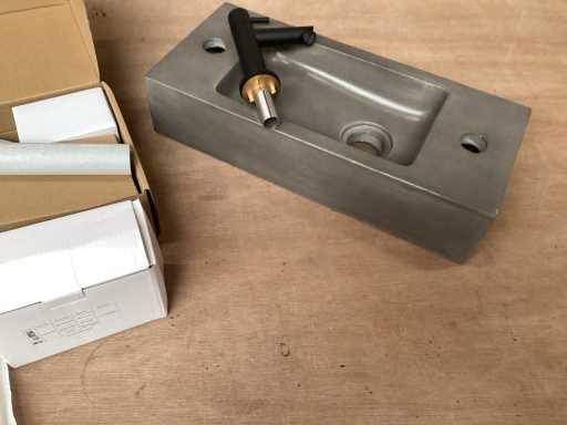 Differnz Jax Wastafel beton met zwart