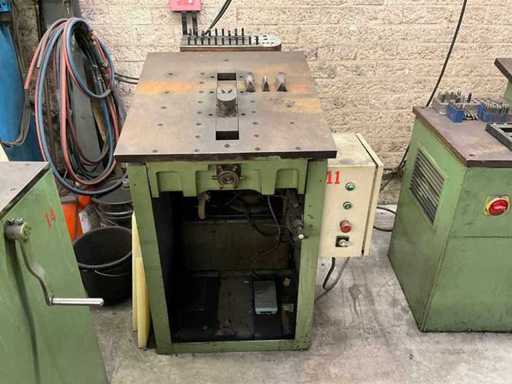 Machine hydraulique à plier pédales Rudolf Rischer