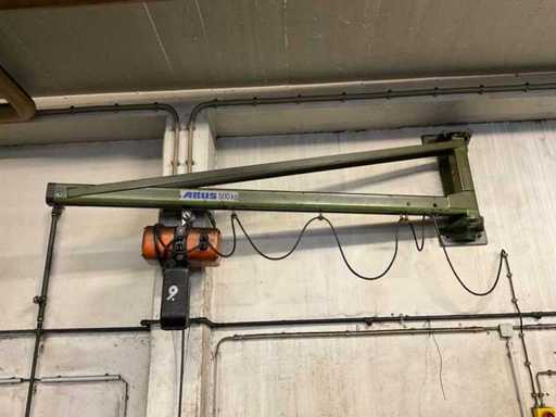 Abus 500 kg. Grue à bras pivotant (montée murale)