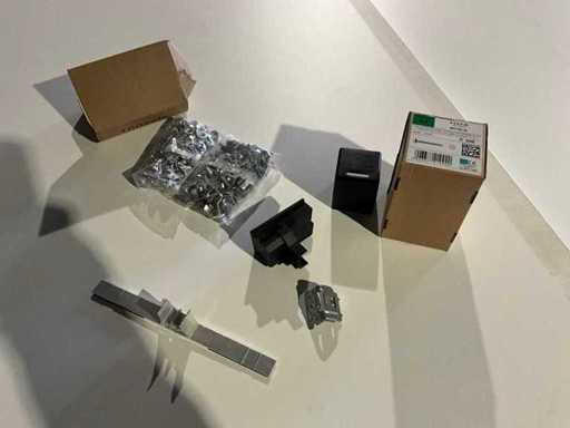 Partia materiałów montażowych