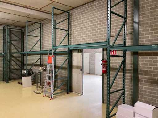 Pallet Racking (17 sections)