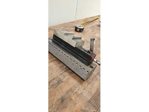 CHICK WORKHOLDING SOLUTIONS INC.  Precision machine vice / workholding fixture