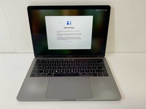 Apple MacBook Pro 13.3", Core(TM) i7 8a generazione, 16 GB di RAM, 512 GB di NVMe Laptop