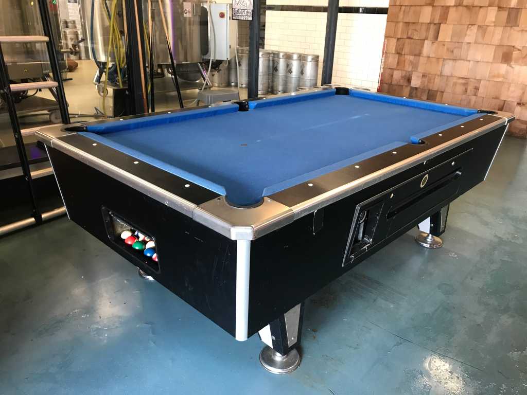Leonhart - Coin-infused pool table