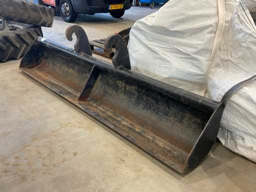 Excavator bucket "CW40"