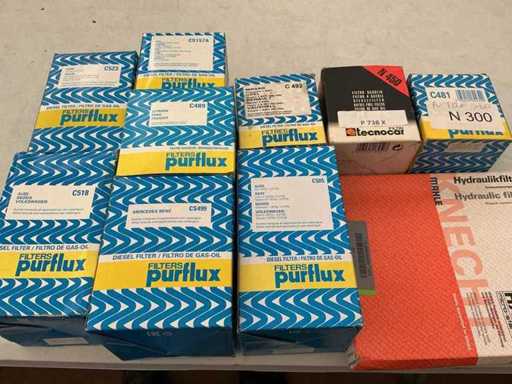 Lotti vari inclusi filtri carburante per auto