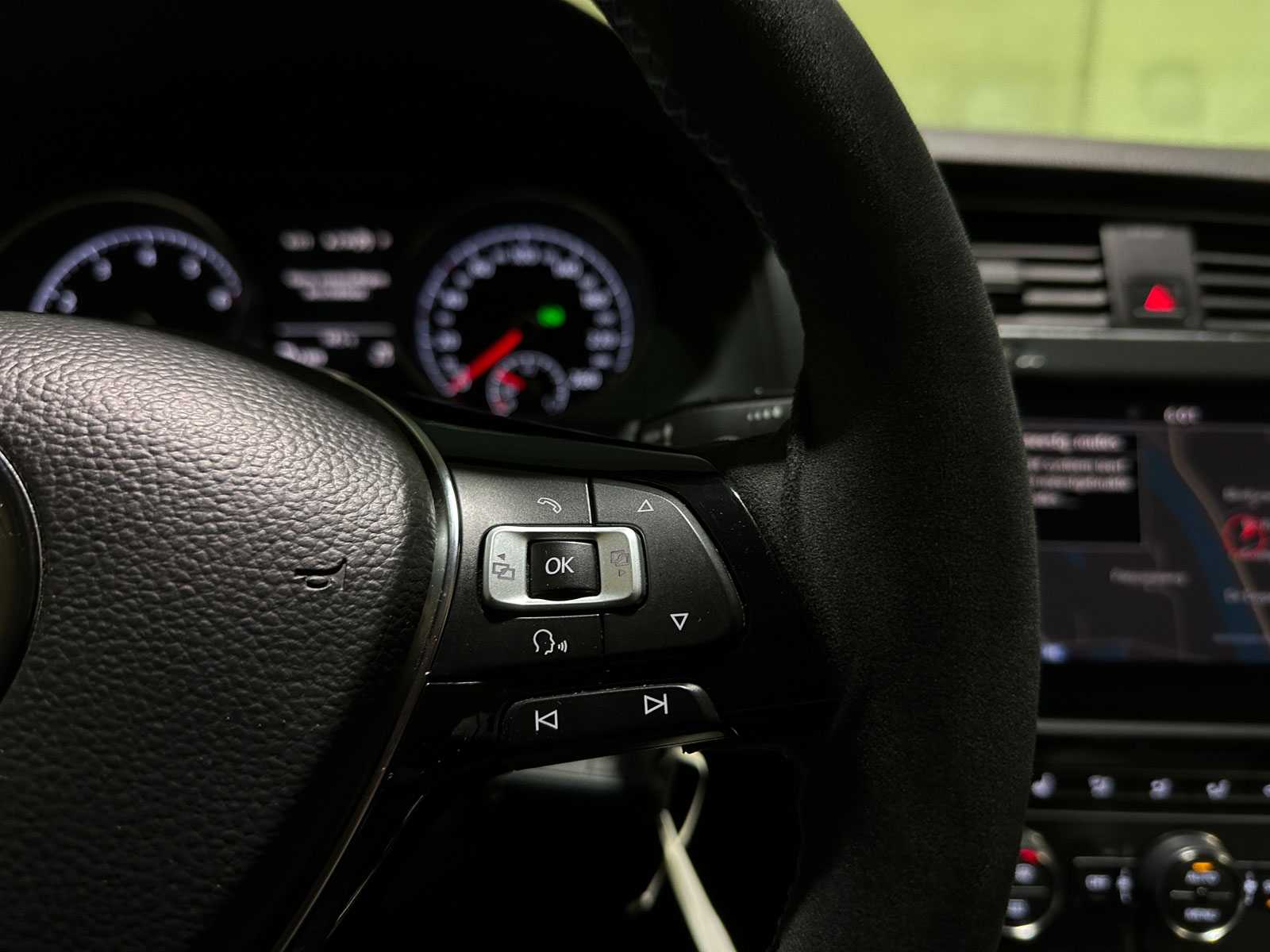 Volkswagen Golf 1.0 TSI Comfortline Business 110pk 2018 (Origineel-NL), RX-771-L