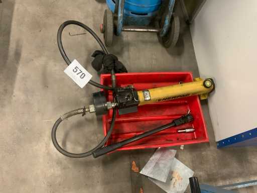 Pompe à main hydraulique Enerpac P-392