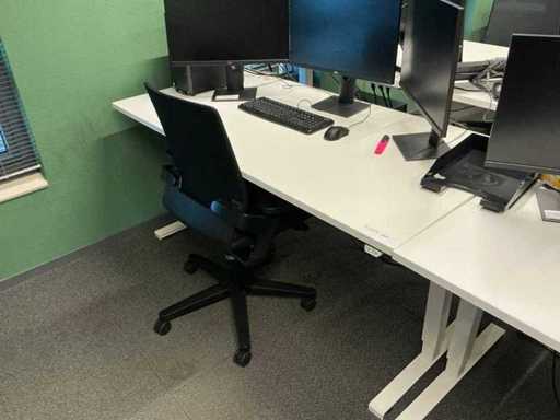 Elektrisch verstelbaar Bureau met bureaustoel