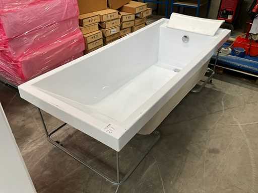 Built-in bath