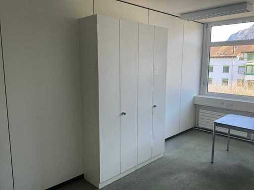 Filing cabinet (2x)