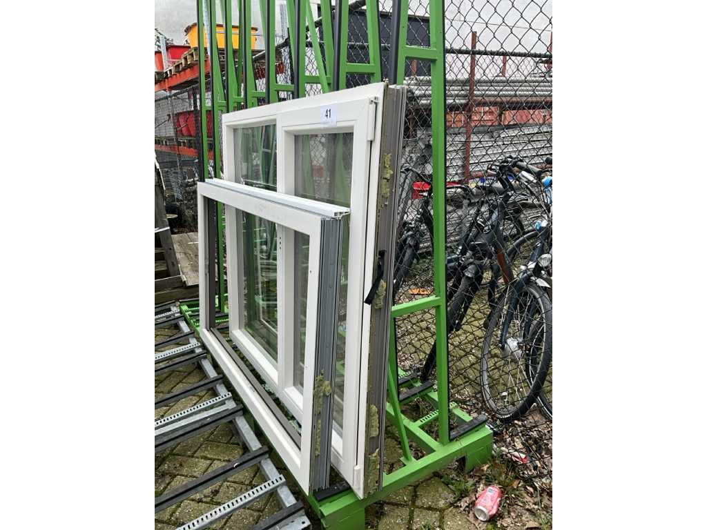 Double-sided metal glass/plate trestle with contents