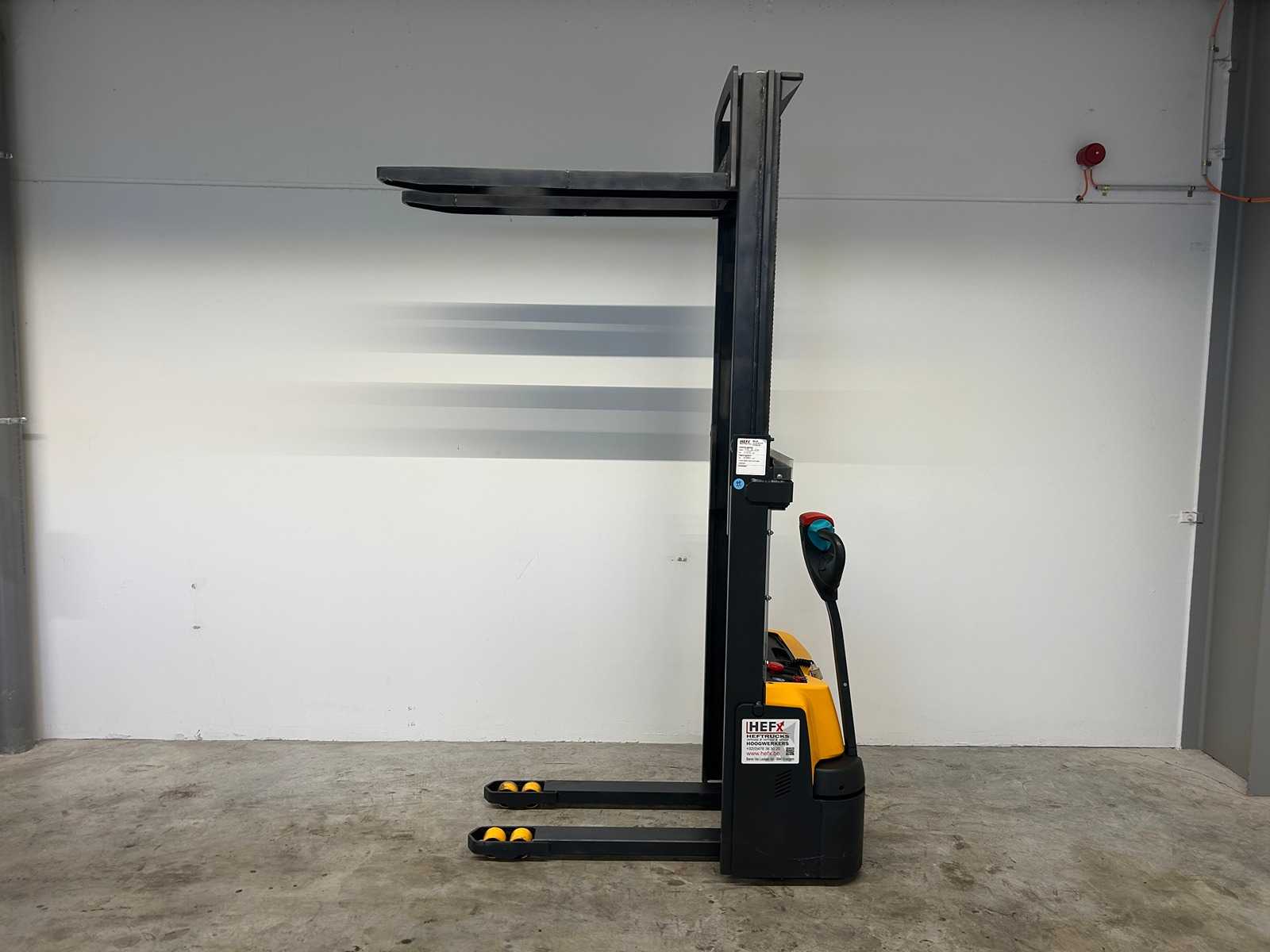 Jungheinrich – 2017 – EJCM10 – Stacker