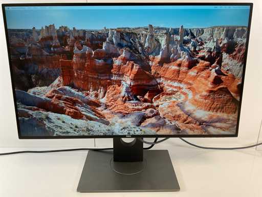 Dell (U2718Q) 27”, 3840x2160 (UHD) IPS Monitor