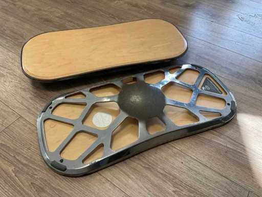 Fluid stance Balance board
