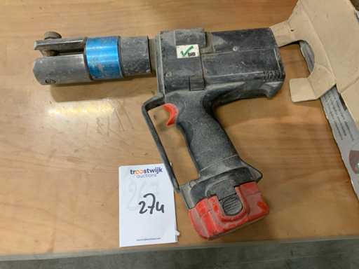 Outil de sertissage de batteries