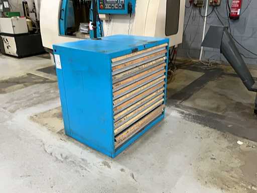 Drawer units with tools and accessories