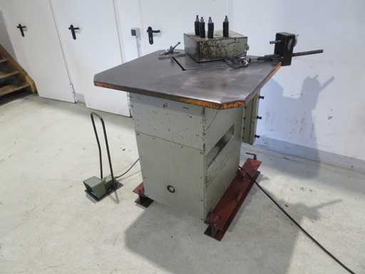 SAFAN TU3. U.250 Notching Machine