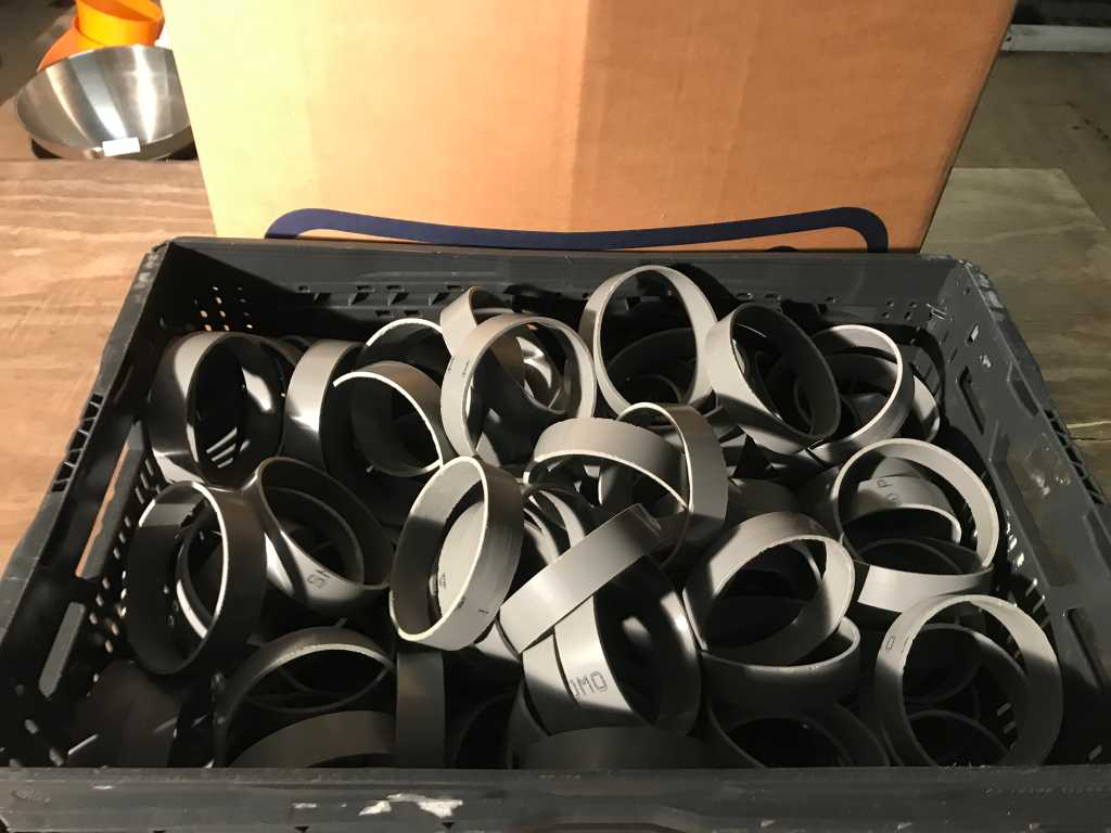 Batch of plastic rings