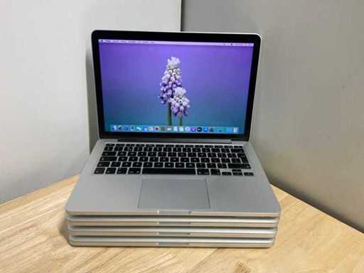 Apple MACBook Air A1425 Laptop (4x)