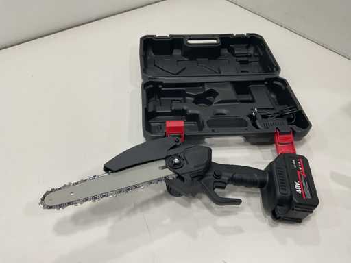 Motosega portatile alimentata a batteria