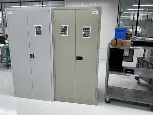 BÄR & Co. - Armario metálico con contenido