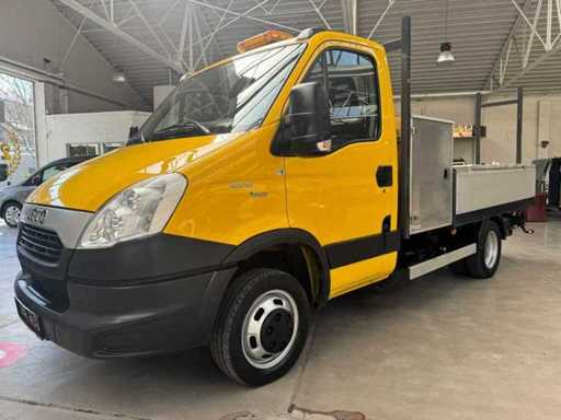  2013 Iveco 40C14G 3.0D Truck mit Kran 111,560 km