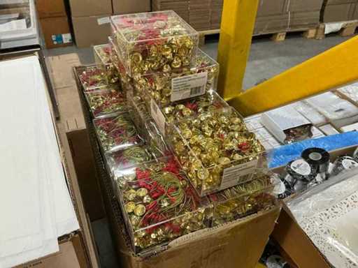 Petrecerea clopotelor de Crăciun pe sfoară aurie (160x)