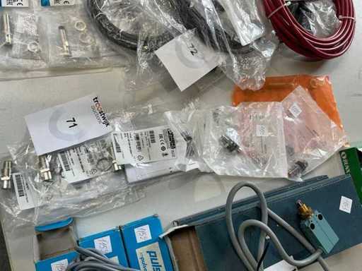 Various inductive sensors (7x)