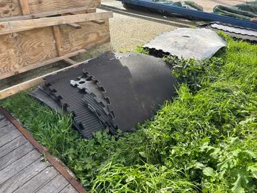Batch of rubber stable mats with studs - Rubber