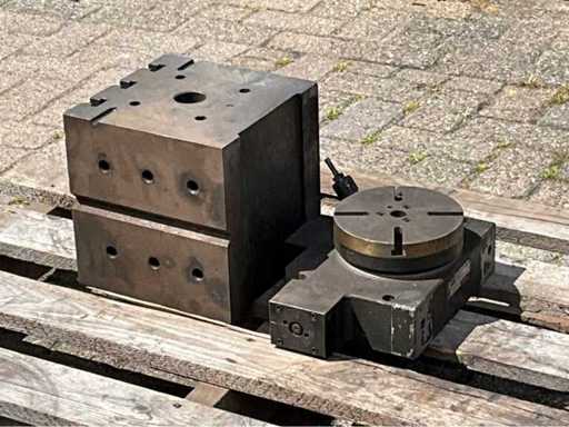 Clamping block and rotary table