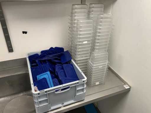 Plastikowy pojemnik gastronomiczny z pokrywk? 1/9-100 (35x)