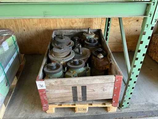 Lots of electric motors (2x)