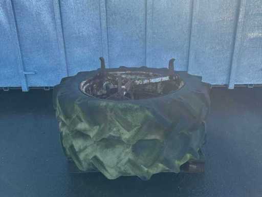 Firestone – Landwirtschaftsreifen 11-30 6PLY mit Felge und Speichen (2x)