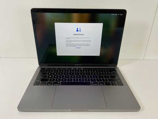 Apple MacBook Pro 13.3", Core(TM) i7-8559U, 16 GB RAM, 251 GB NVMe Laptop